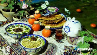 غذای محلی در اقامتگاه بوم گردی سرای آبی بی- نی ریز- فارس